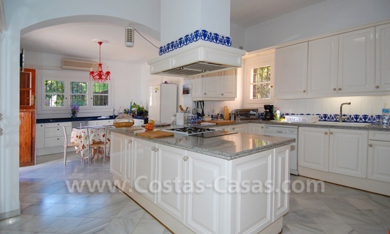 Romantische villa te koop boven de Golden Mile in Marbella 24
