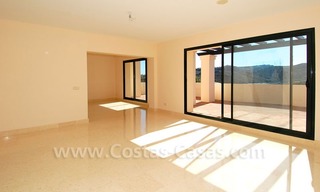 Ruim luxe penthouse appartement te koop omringd door de golfcourse, Marbella Benahavis 9