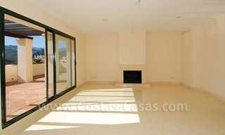 Ruim luxe penthouse appartement te koop omringd door de golfcourse, Marbella Benahavis 8