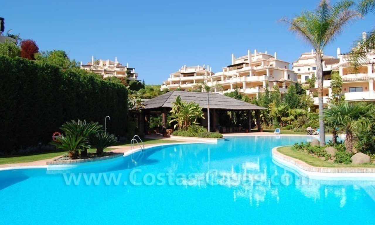 Ruim luxe penthouse appartement te koop omringd door de golfcourse, Marbella Benahavis 15
