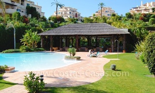 Ruim luxe penthouse appartement te koop omringd door de golfcourse, Marbella Benahavis 16