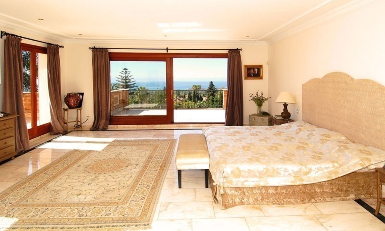 Opportuniteit! Luxe villa te koop in Sierra Blanca te Marbella 24
