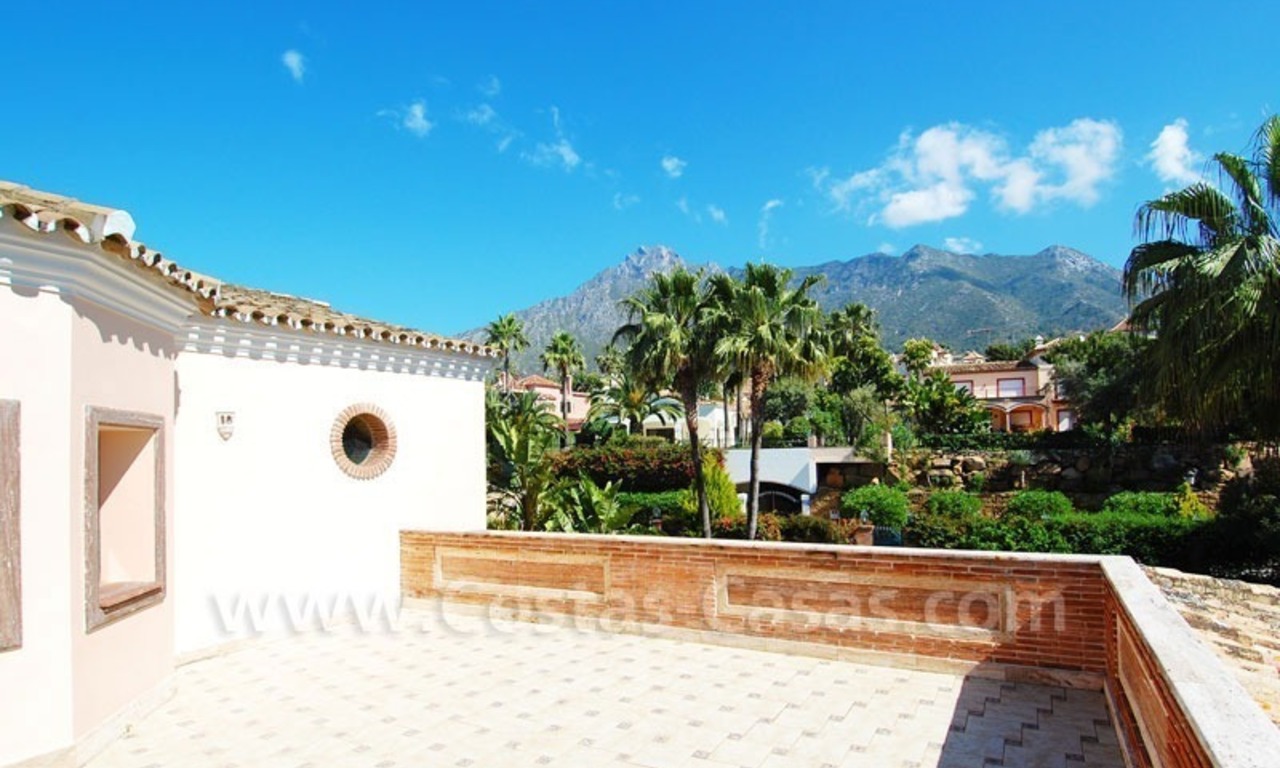 Opportuniteit! Luxe villa te koop in Sierra Blanca te Marbella 28