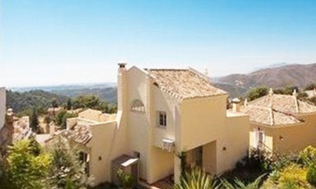 Marbella bargain villa te koop in moderne Andalusische stijl 6