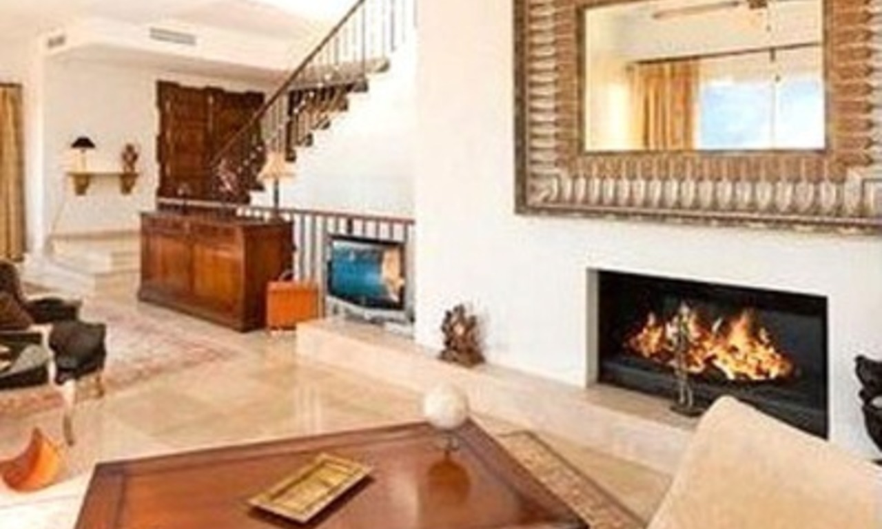 Marbella bargain villa te koop in moderne Andalusische stijl 8