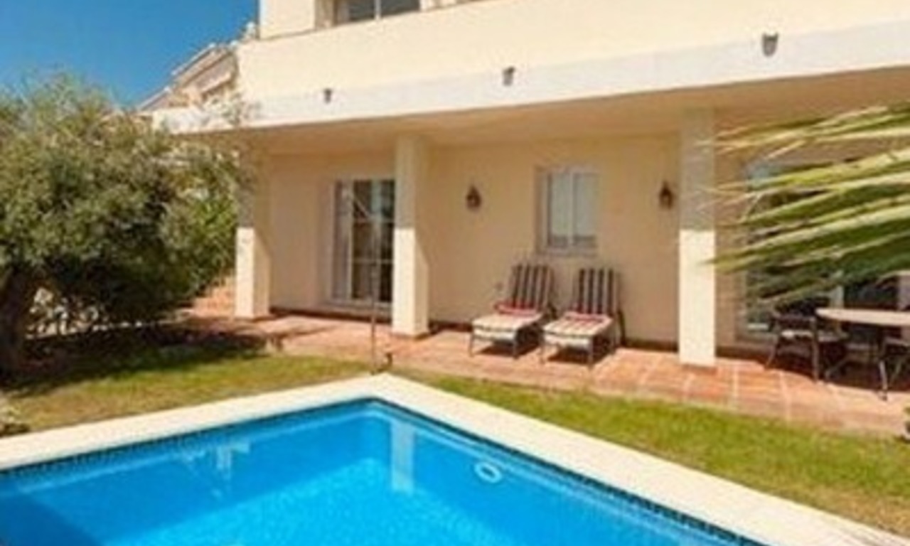Marbella bargain villa te koop in moderne Andalusische stijl 7