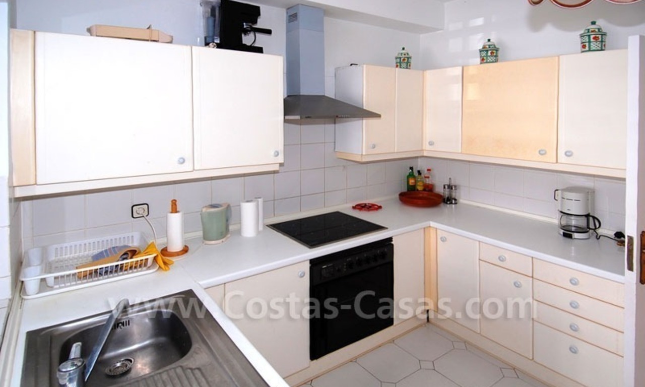 Ruim appartement te koop in een beachfront complex aan de Golden Mile in Marbella 25
