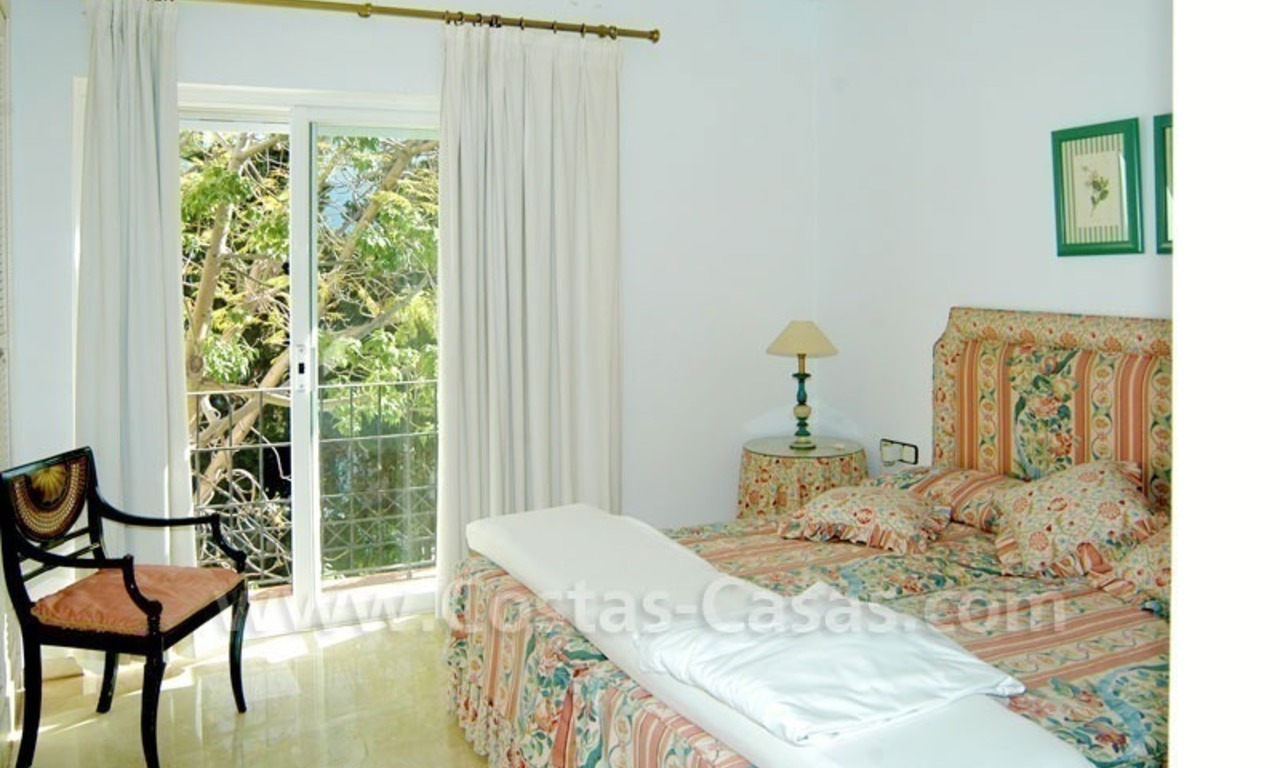 Ruim duplex penthouse appartement te koop in een beachfront complex aan de Golden Mile vlakbij Marbella centrum 27