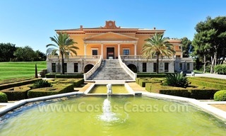 Unieke Palladian stijl mansion te koop in Marbella 0