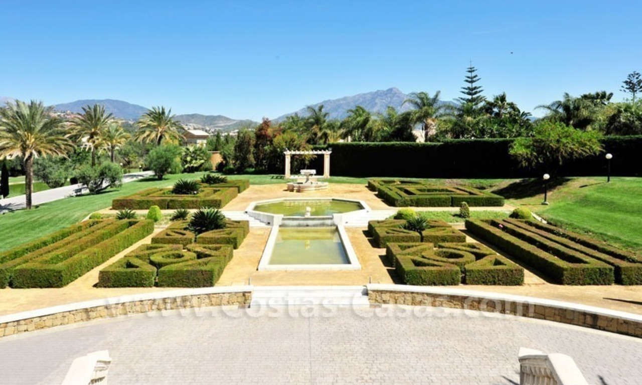 Unieke Palladian stijl mansion te koop in Marbella 4