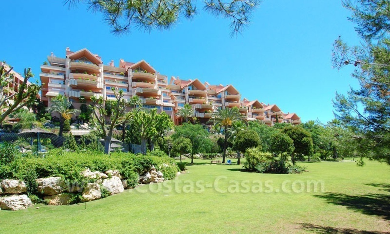 Ruim luxe golf appartement te koop in Nueva Andalucia te Marbella 11