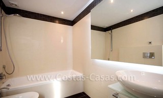 Moderne eerstelijngolf villa te koop in Nueva Andalucia te Marbella 23