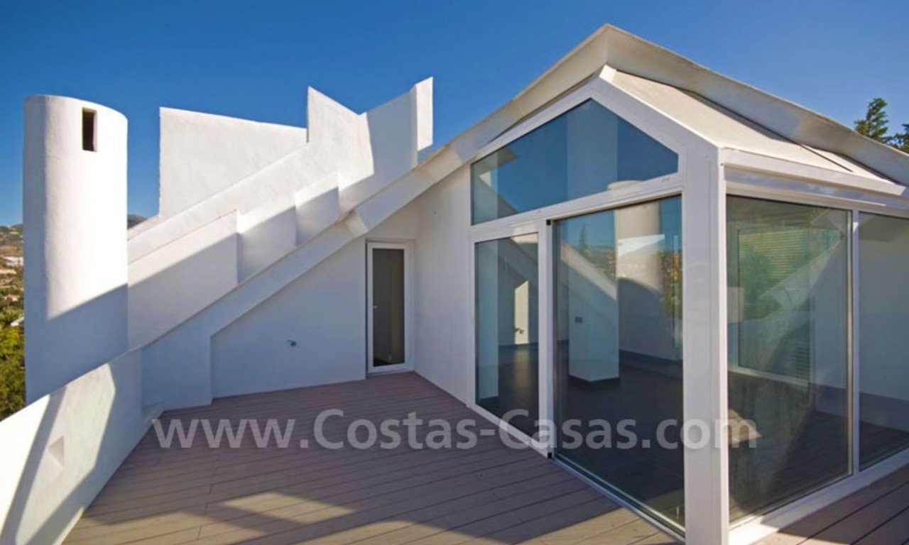 Moderne eerstelijngolf villa te koop in Nueva Andalucia te Marbella 15