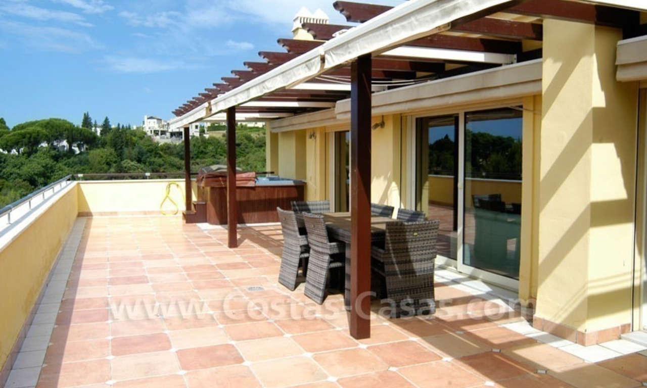 Luxe hoekpenthouse appartement te koop in Sierra Blanca op de Golden Mile te Marbella 0