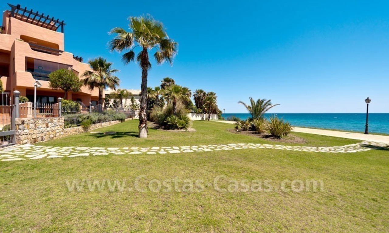 Beachfront luxe koopappartement in het gebied van de New Golden Mile tussen Marbella en Estepona 6