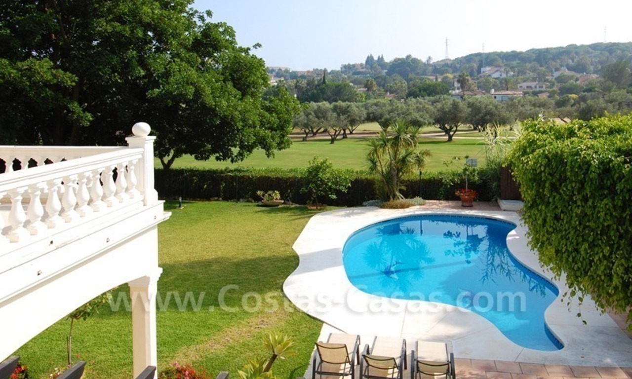 Frontline golf luxe villa te koop in Nueva Andalucia te Marbella 23