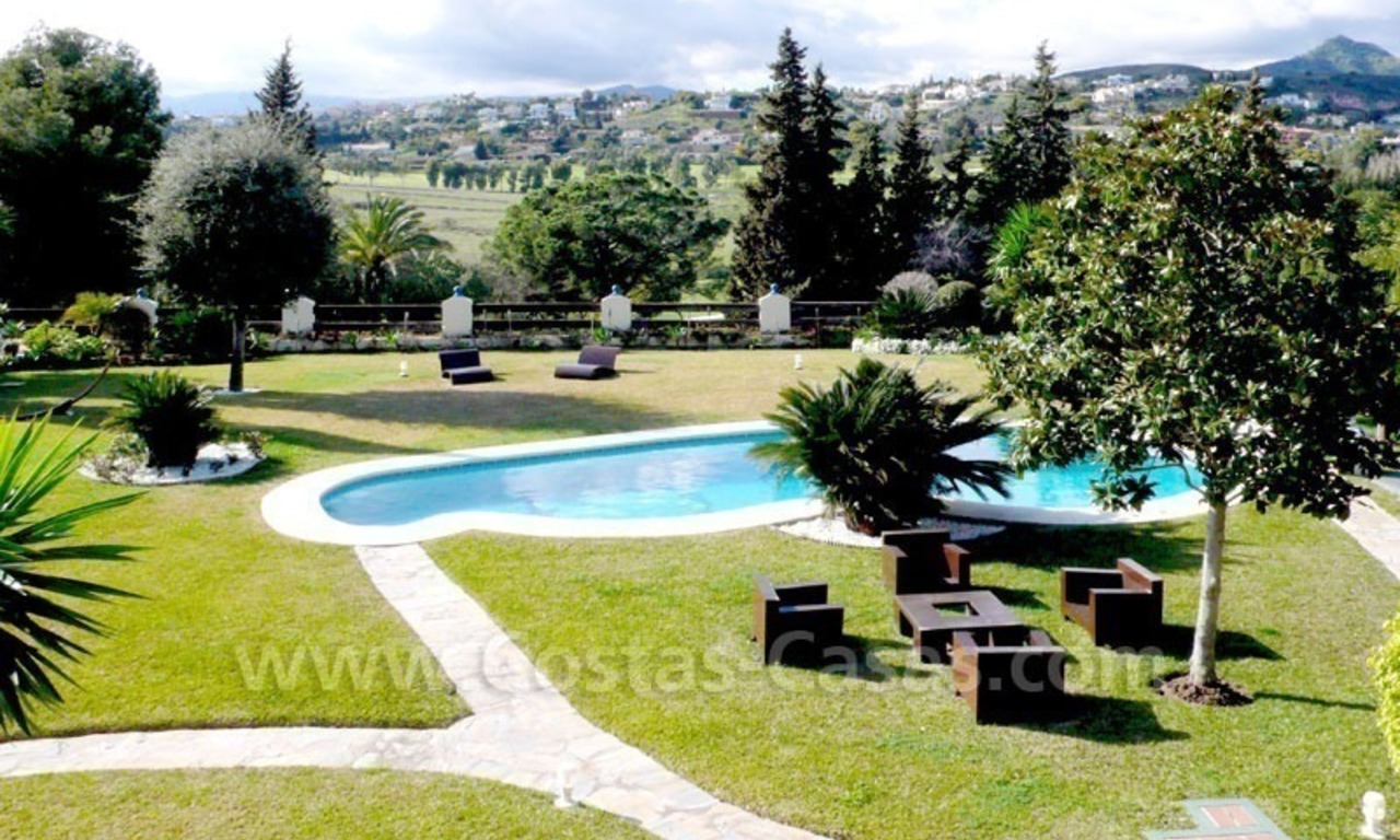Luxe villa te koop frontline golf in het gebied van west Marbella – Estepona 0