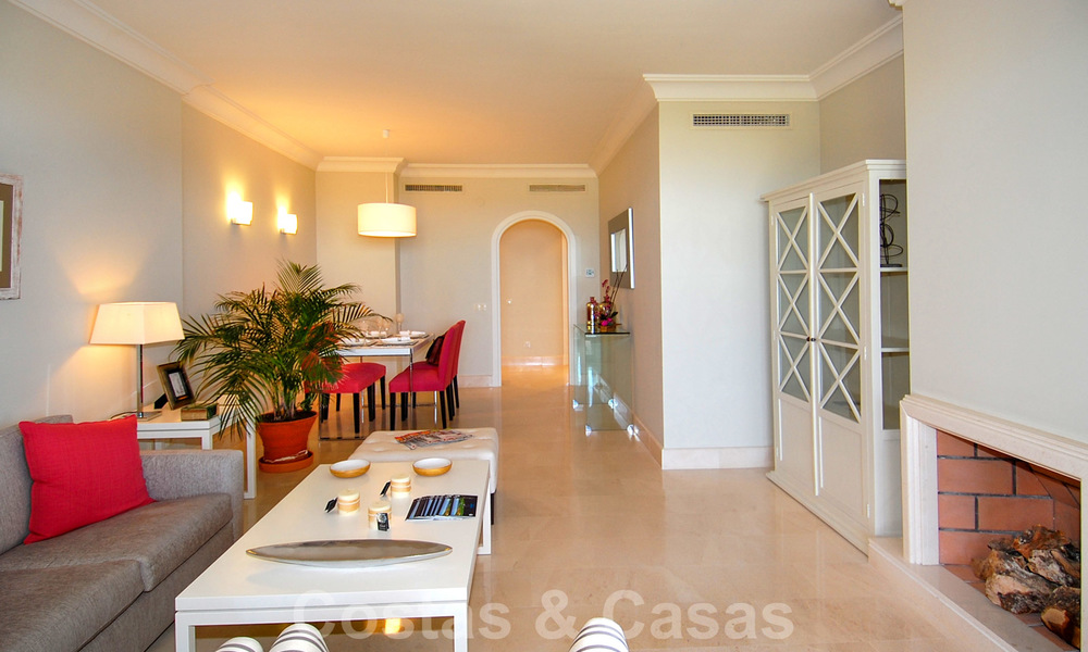 Golf appartementen te koop in 5* golfresort, Marbella - Benahavis 24003