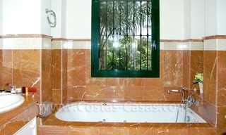 Unieke eerstelijngolf villa in Andalusische stijl te koop in Nueva Andalucia te Marbella 20