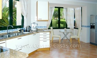 Unieke eerstelijngolf villa in Andalusische stijl te koop in Nueva Andalucia te Marbella 17