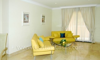 Unieke eerstelijngolf villa in Andalusische stijl te koop in Nueva Andalucia te Marbella 16