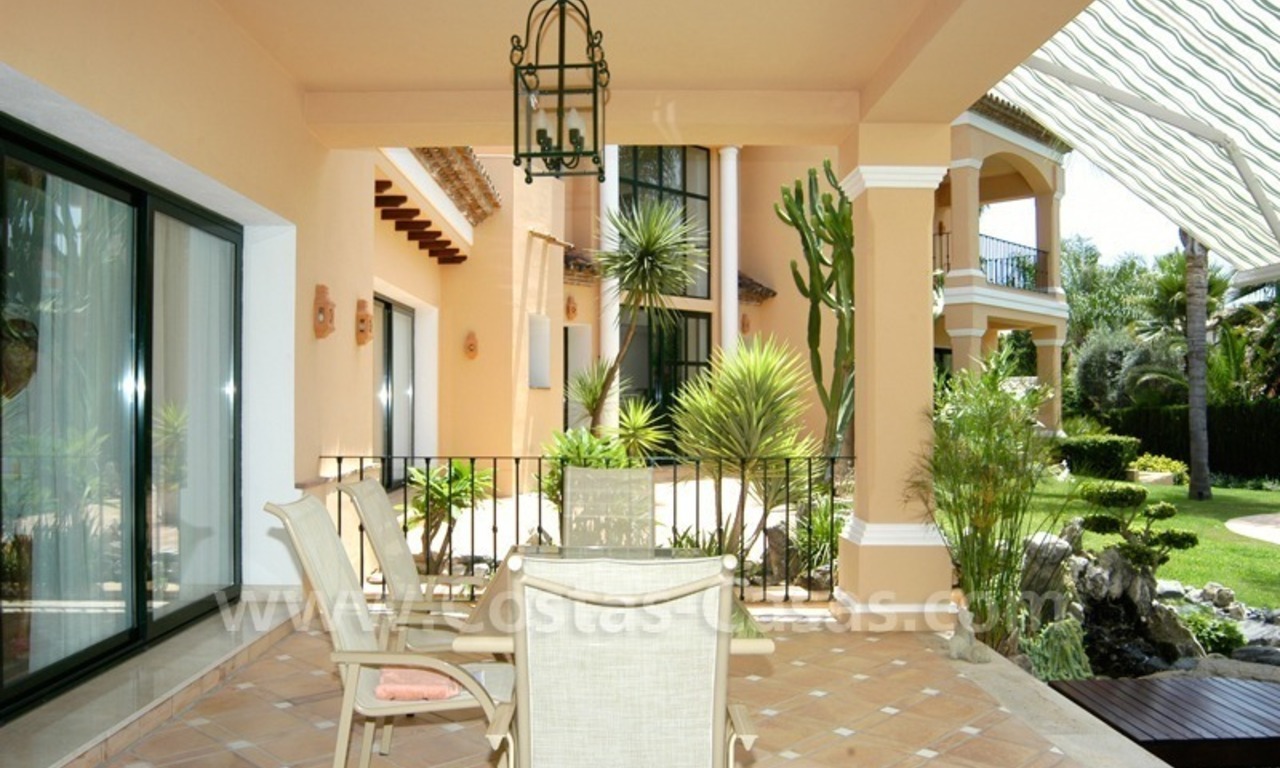 Unieke eerstelijngolf villa in Andalusische stijl te koop in Nueva Andalucia te Marbella 6
