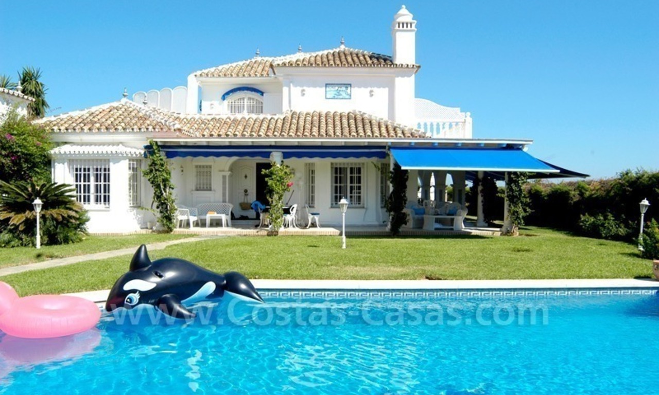 Villa in Spaanse stijl te koop, beachside Marbella 2
