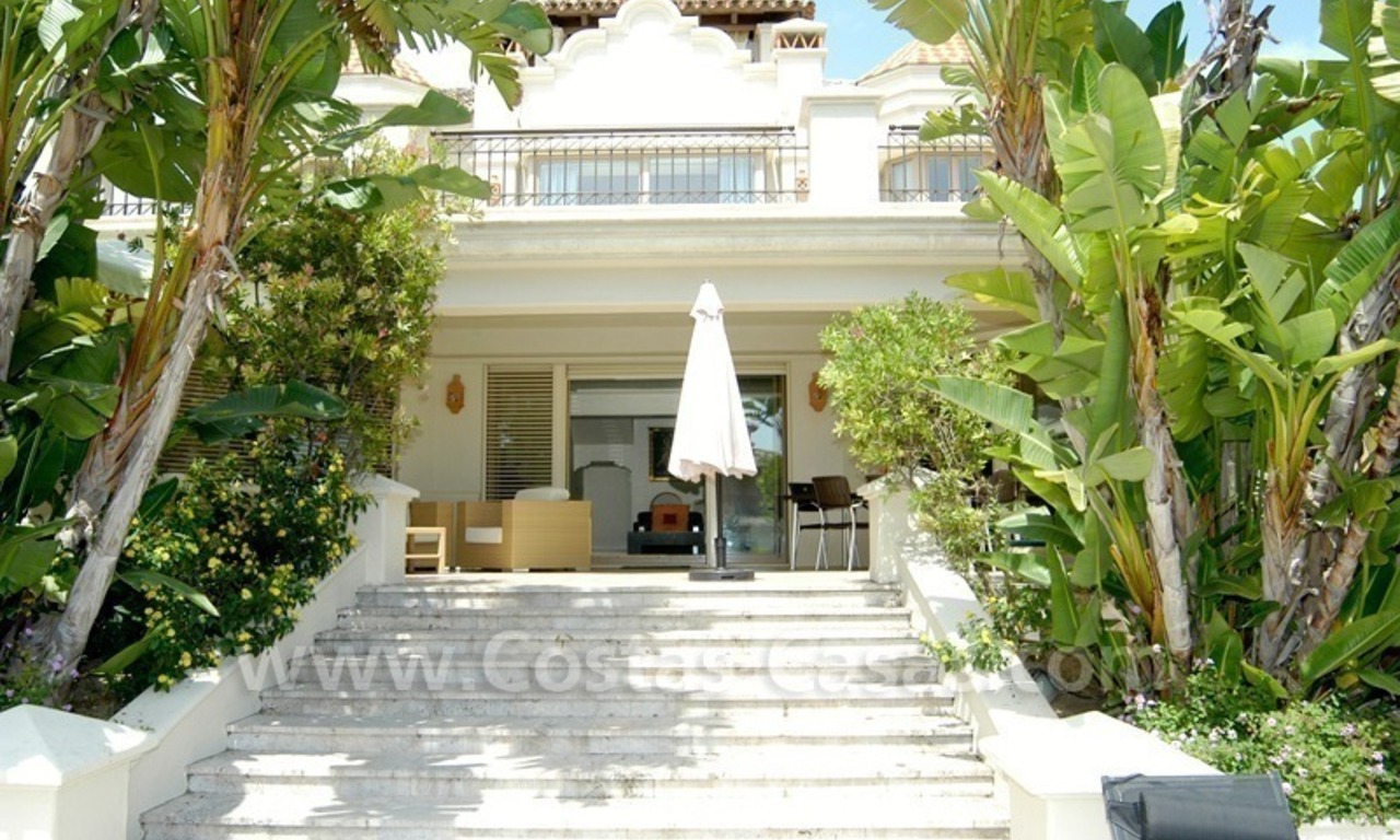 Beachside villa te koop in klassieke stijl te Marbella oost 5