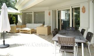 Beachside villa te koop in klassieke stijl te Marbella oost 6