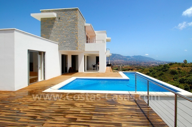 Moderne villa te koop in Marbella