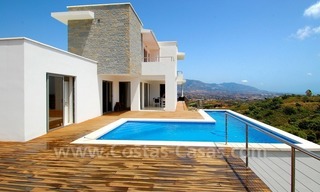 Moderne villa te koop in Marbella 0