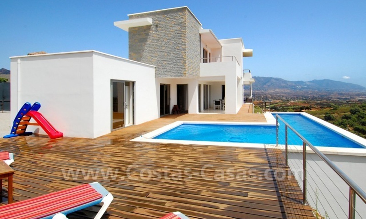 Moderne villa te koop in Marbella 1