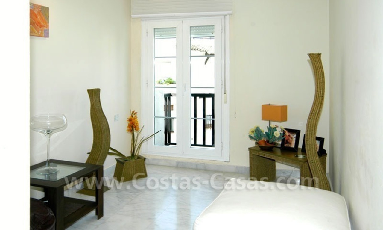 Ruim 4 slaapkamer penthouse appartement te koop, eerstelijnstrand complex te Marbella 10