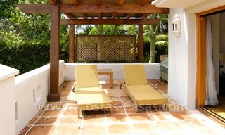 Exclusieve eerstelijngolf Bali-stijl villa te koop in Nueva Andalucia te Marbella 9
