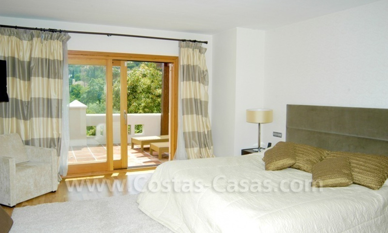 Exclusieve eerstelijngolf Bali-stijl villa te koop in Nueva Andalucia te Marbella 25