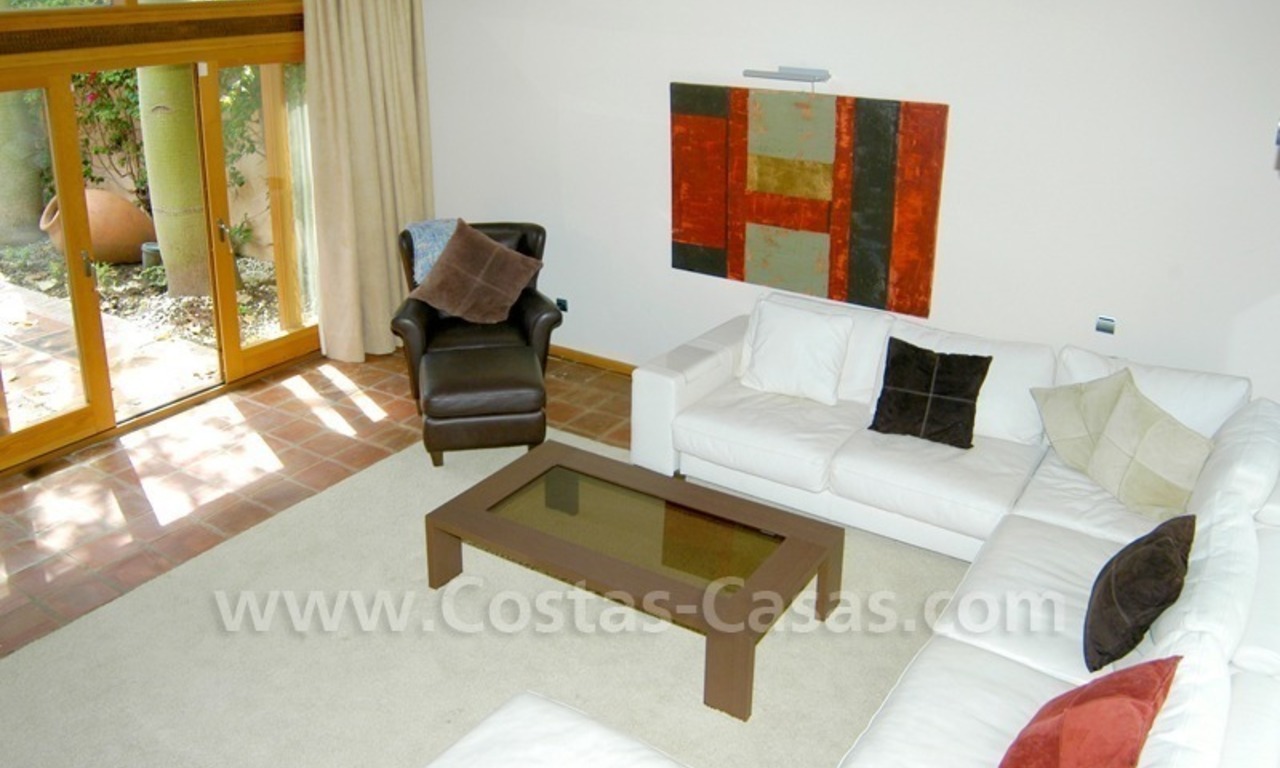 Exclusieve eerstelijngolf Bali-stijl villa te koop in Nueva Andalucia te Marbella 18