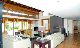 Exclusieve eerstelijngolf Bali-stijl villa te koop in Nueva Andalucia te Marbella 16