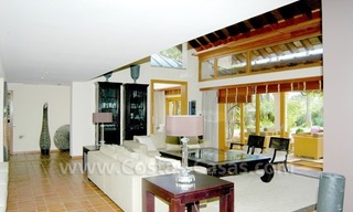 Exclusieve eerstelijngolf Bali-stijl villa te koop in Nueva Andalucia te Marbella 15