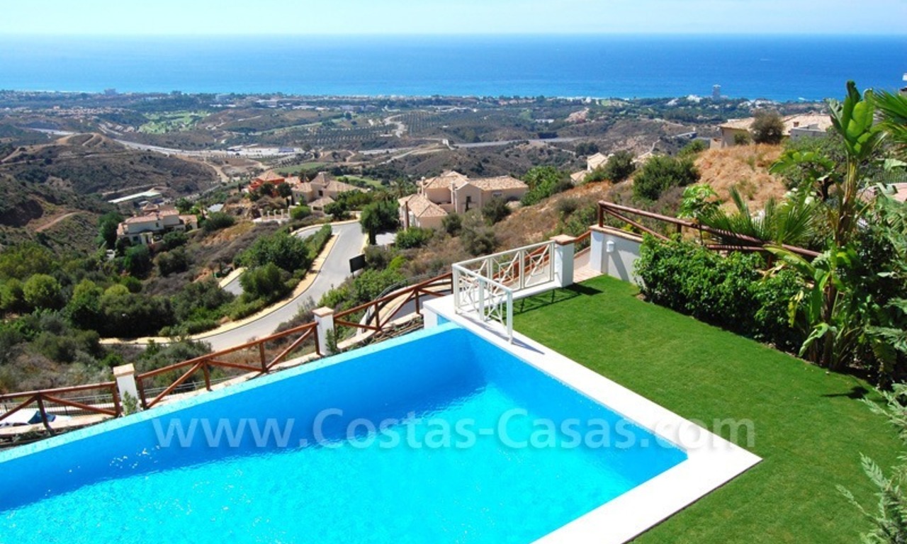 Nieuwe villa te koop in een moderne Andalusische stijl te Marbella 3