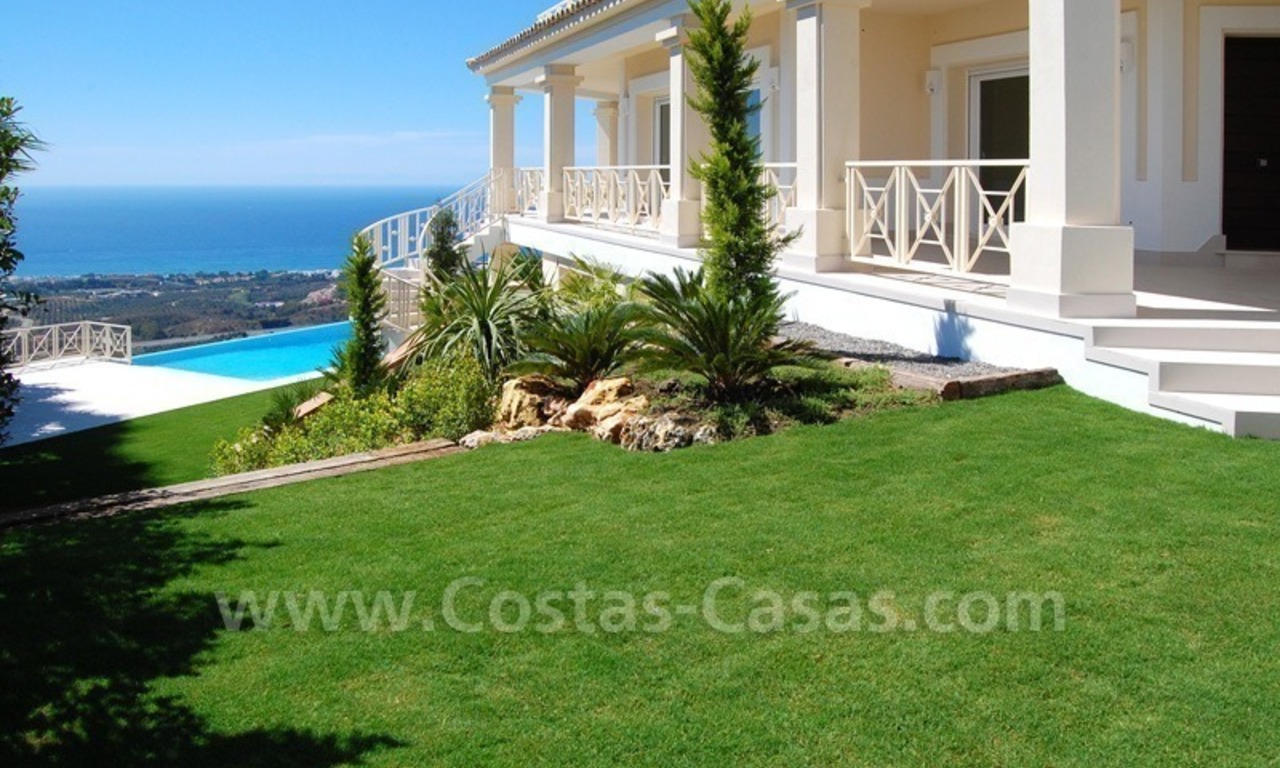 Nieuwe villa te koop in een moderne Andalusische stijl te Marbella 7