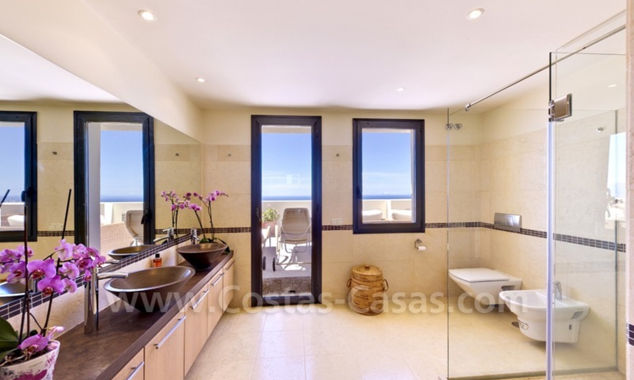 Modern luxe penthouse appartement te koop in Marbella 20