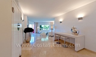 Strand appartement te koop in beachfront complex te Marbella 9