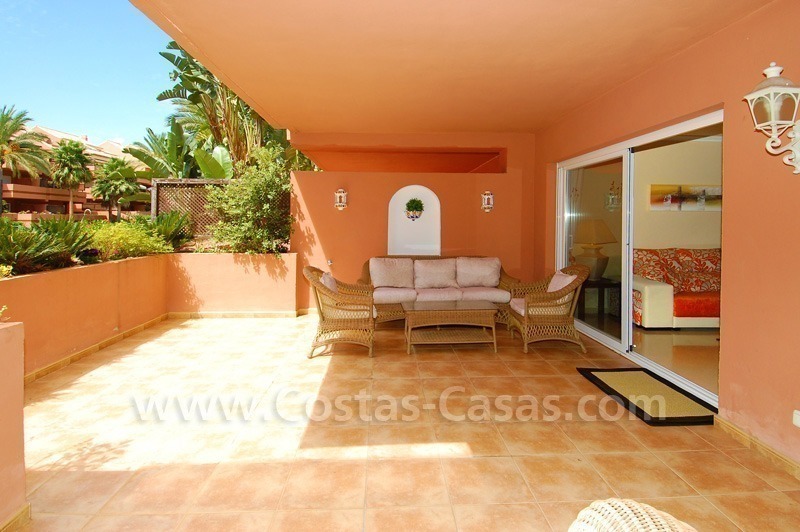 Ruim luxe beachside appartement te koop dichtbij Puerto Banus in Marbella