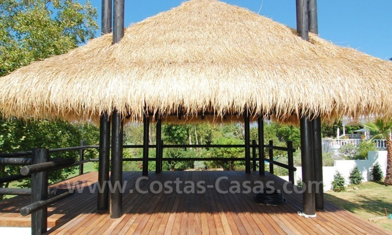 Nieuwe en moderne eerstelijngolf villa te koop dichtbij het strand in Marbella 5