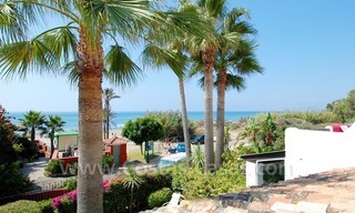 Eerstelijnstrand huis te koop in Marbella, direct aan het strand. 2