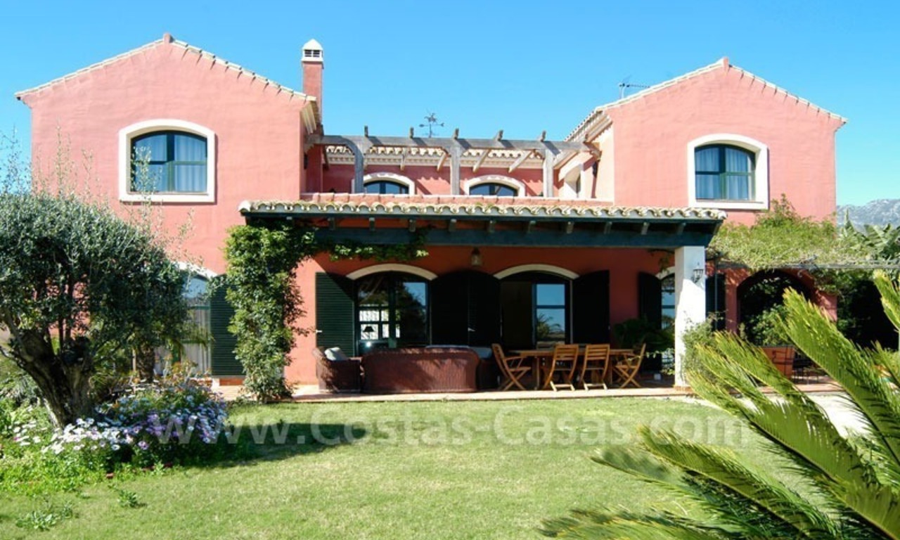 Vrijstaande villa in klassieke stijl te koop in het centrum van Marbella 1
