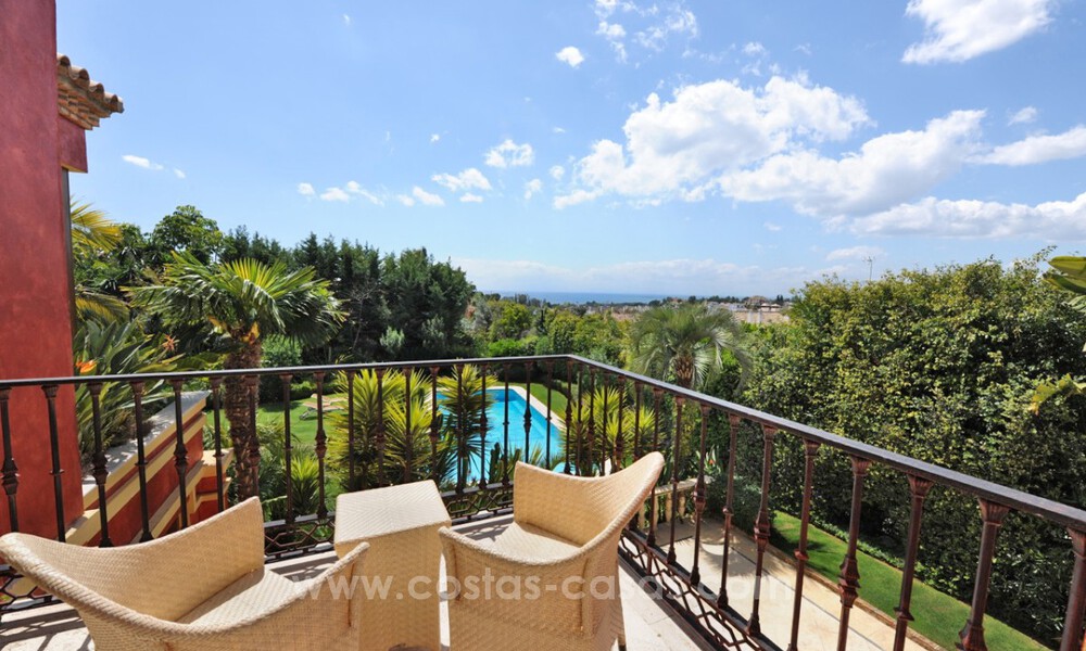 Luxe villa te koop in een gated community op de Golden Mile te Marbella 30456