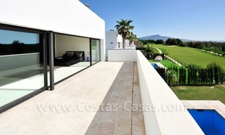 Exclusieve moderne villa te koop direct aan de golfbaan in Benahavis - Marbella 19