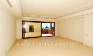 Luxe appartement te koop in een eerstelijnstrand complex op de Nieuwe Gouden Mijl tussen Marbella en Estepona centrum 6