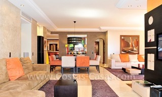 Luxe appartement te koop in een exclusief beachfront complex tussen Marbella en Estepona centrum. 10
